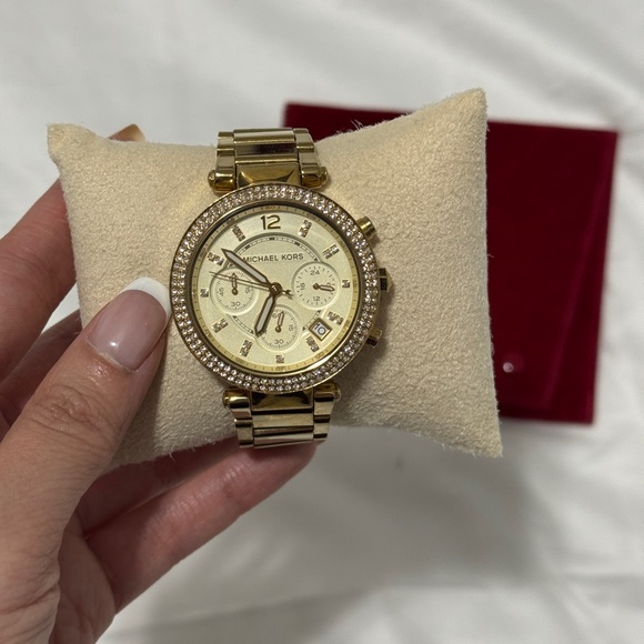 Authentic Michael Kors Gold Watch - Picture 4 of 4